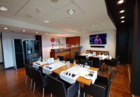 Eintracht Frankfurt Stadion LG Logo_0919 (12)